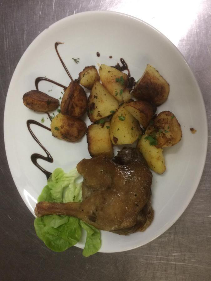 Hotel Restaurant L'Agapanthe Pont-de-Salars Εξωτερικό φωτογραφία